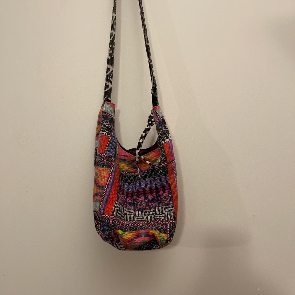 Mossimo Boho Bag with zipper closure